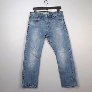 Wrangler Slim Fit Straight Leg Lightwash Jeans